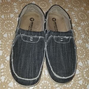Gecko Man by Walk Hero Slippers,